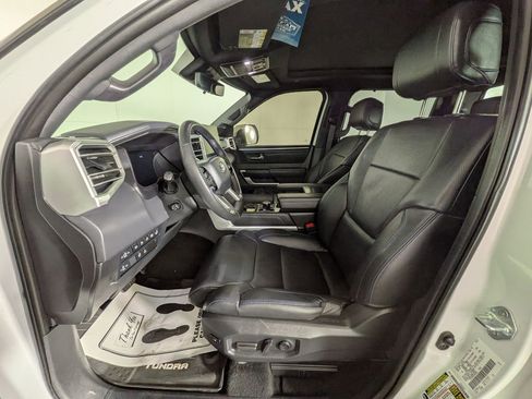 Used 2024 Toyota Tundra Platinum AWD/4WD image 17