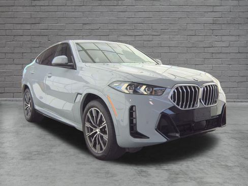 Used 2025 BMW X6 xDrive40i w/ Premium Package AWD/4WD image 2