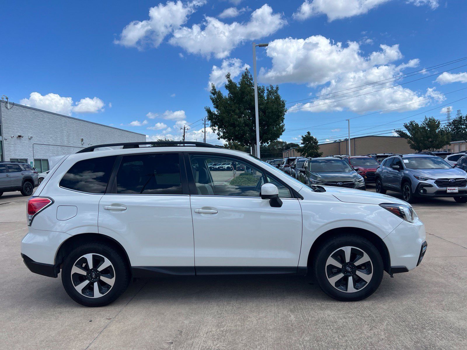 Used 2018 Subaru Forester 2.5i Limited AWD/4WD image 3