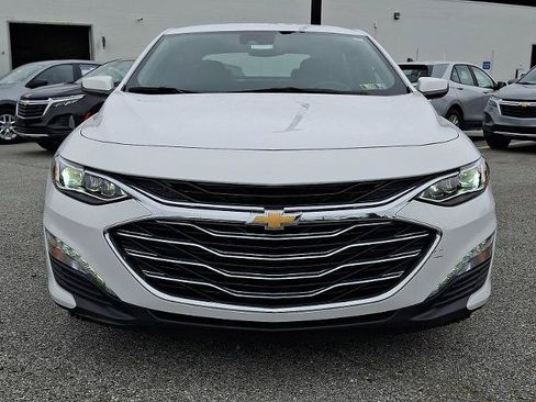 Certified 2025 Chevrolet Malibu LT FWD image 2