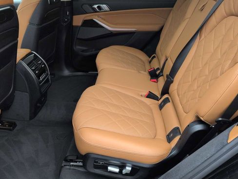 Certified 2023 BMW X7 xDrive40i w/ Executive Package image 21