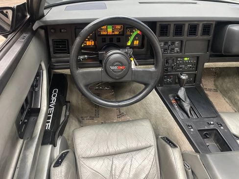 Used 1987 Chevrolet Corvette Convertible image 23