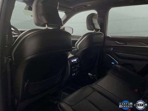 Used 2023 Jeep Grand Cherokee Overland w/ Luxury Tech Group IV image 18