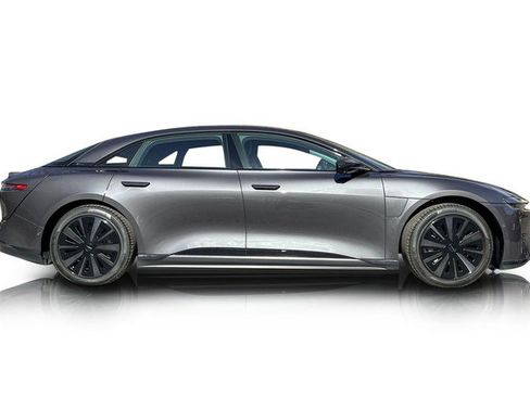 Used 2025 Lucid Air Grand Touring image 2