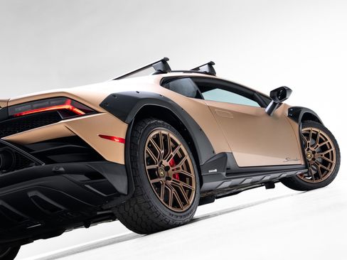 Used 2024 Lamborghini Huracan Sterrato image 61