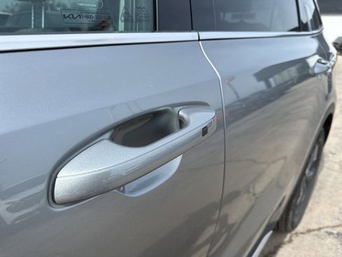 Certified 2022 Kia Sorento S image 3