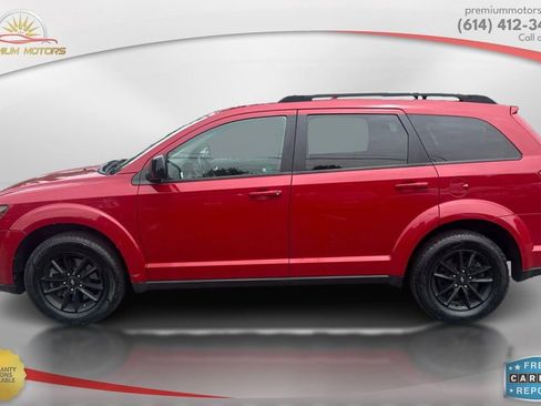 Used 2019 Dodge Journey SE w/ Connectivity Group FWD image 2