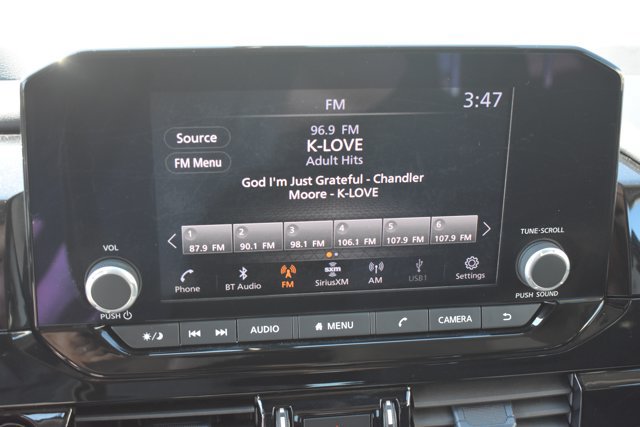 Used 2025 Nissan Pathfinder SV FWD image 24