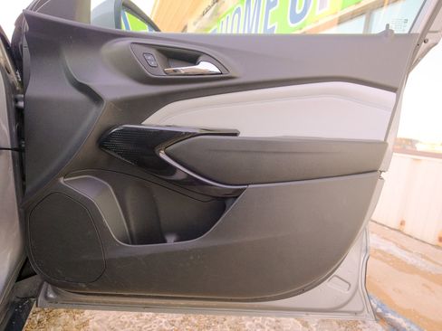 Used 2025 Chevrolet Trax LT image 16