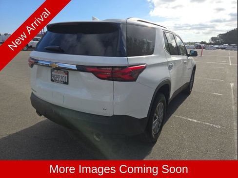 Used 2023 Chevrolet Traverse LT FWD image 3