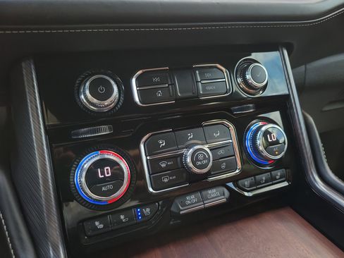 Certified 2023 GMC Yukon Denali Ultimate AWD/4WD image 25
