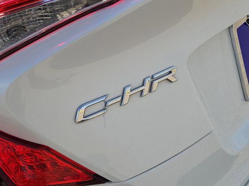 Used 2018 Toyota C-HR XLE image 11