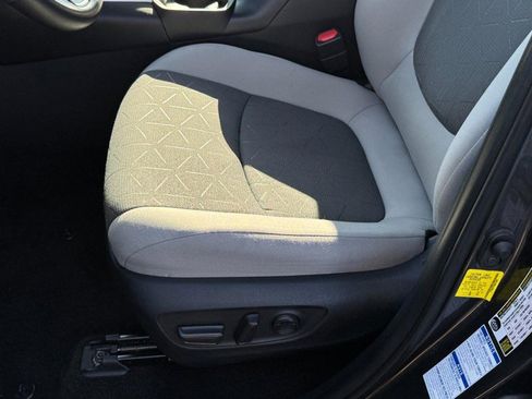 Used 2021 Toyota RAV4 XLE w/ Convenience Package image 23