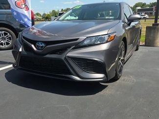 Used 2023 Toyota Camry SE w/ Cold Weather Package FWD video 1