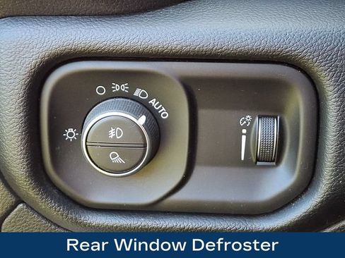 Used 2020 RAM 1500 Big Horn AWD/4WD image 9