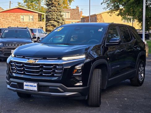 Used 2025 Chevrolet Equinox LT image 4
