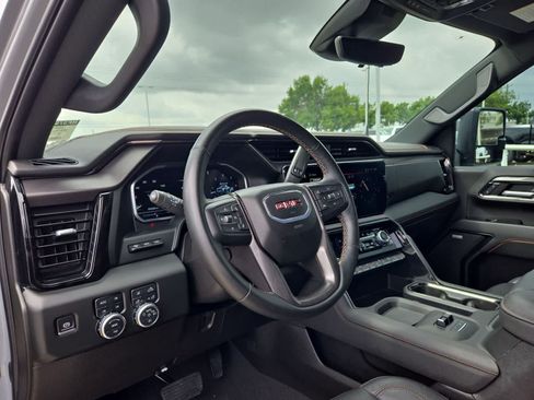 Used 2024 GMC Sierra 2500 AT4 w/ AT4 Premium Plus Package AWD/4WD image 2
