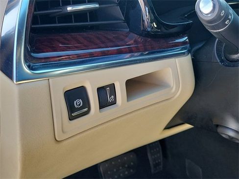 Used 2018 Cadillac XT5 Luxury w/ Driver Awareness Package image 25