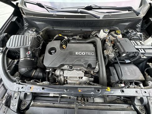 Used 2021 Chevrolet Equinox LT image 25