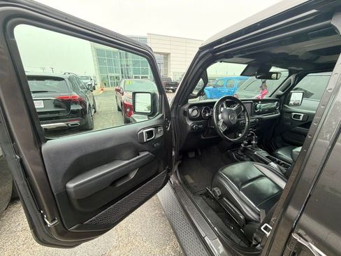 Used 2021 Jeep Wrangler Unlimited Sahara AWD/4WD image 12