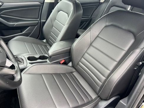 Used 2024 Volkswagen Jetta SE image 10