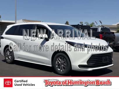 Used 2025 Toyota Sienna LE