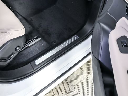 New 2026 Volvo XC90 B6 Plus w/ Protection Package Premier image 26