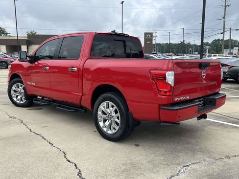Used 2023 Nissan Titan SV w/ SV Convenience Package RWD image 4