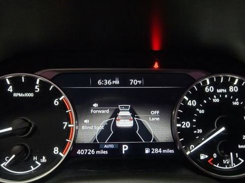 Used 2024 Nissan Rogue SV image 10