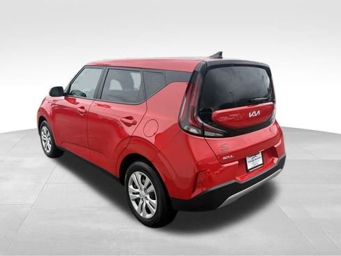 Used 2025 Kia Soul LX FWD image 10