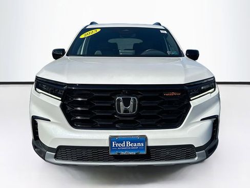 Certified 2023 Honda Pilot TrailSport image 2