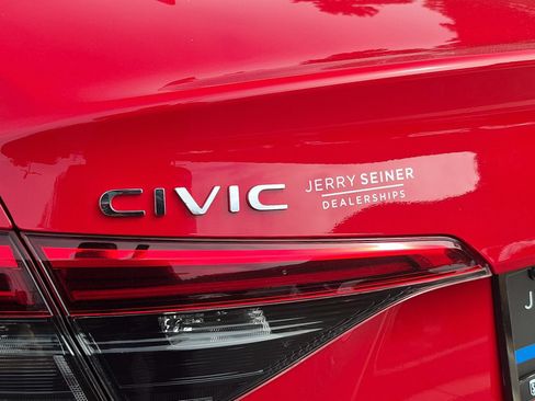 Used 2024 Honda Civic Sport image 13