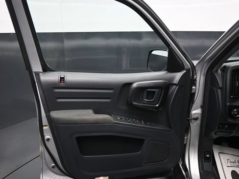 Used 2014 Honda Ridgeline Sport image 10
