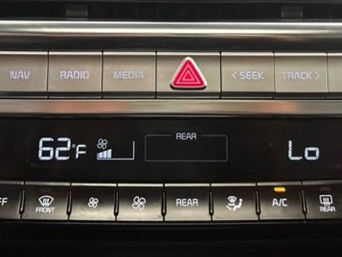 Used 2022 Kia Telluride SX w/ Towing Package FWD image 33