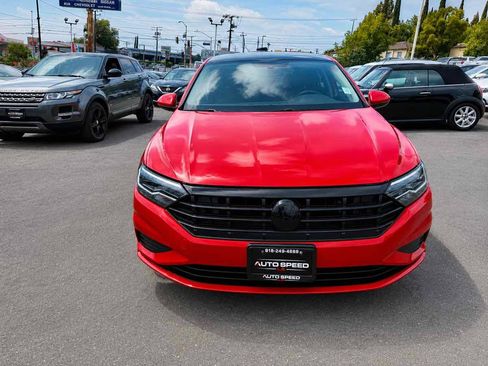 Used 2020 Volkswagen Jetta SE FWD image 2