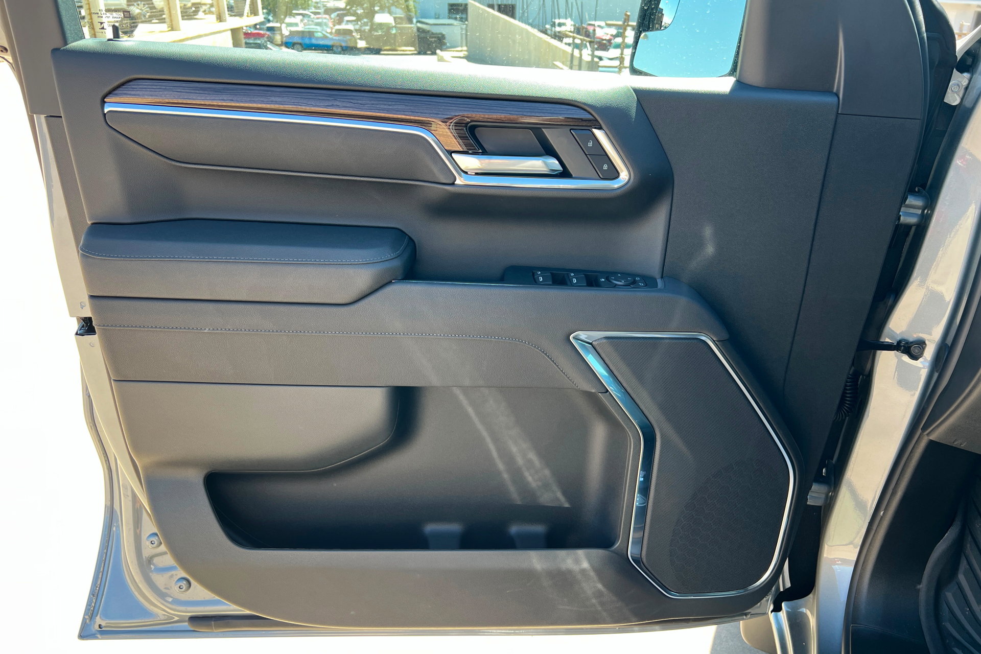 New 2026 Chevrolet Silverado 1500 LT w/ Z71 Off-Road Package AWD/4WD image 15