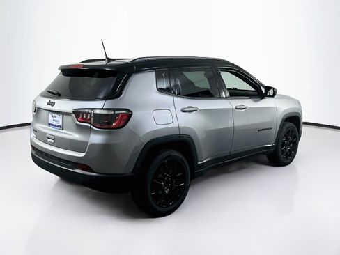 Used 2023 Jeep Compass Latitude w/ Convenience Group AWD/4WD image 5