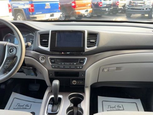 Used 2017 Honda Pilot EX image 15