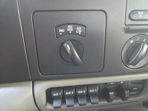 Used 2006 Ford F250 XLT AWD/4WD image 17