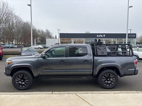 Used 2021 Toyota Tacoma Limited image 3