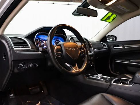 Used 2021 Chrysler 300 Touring L RWD image 24