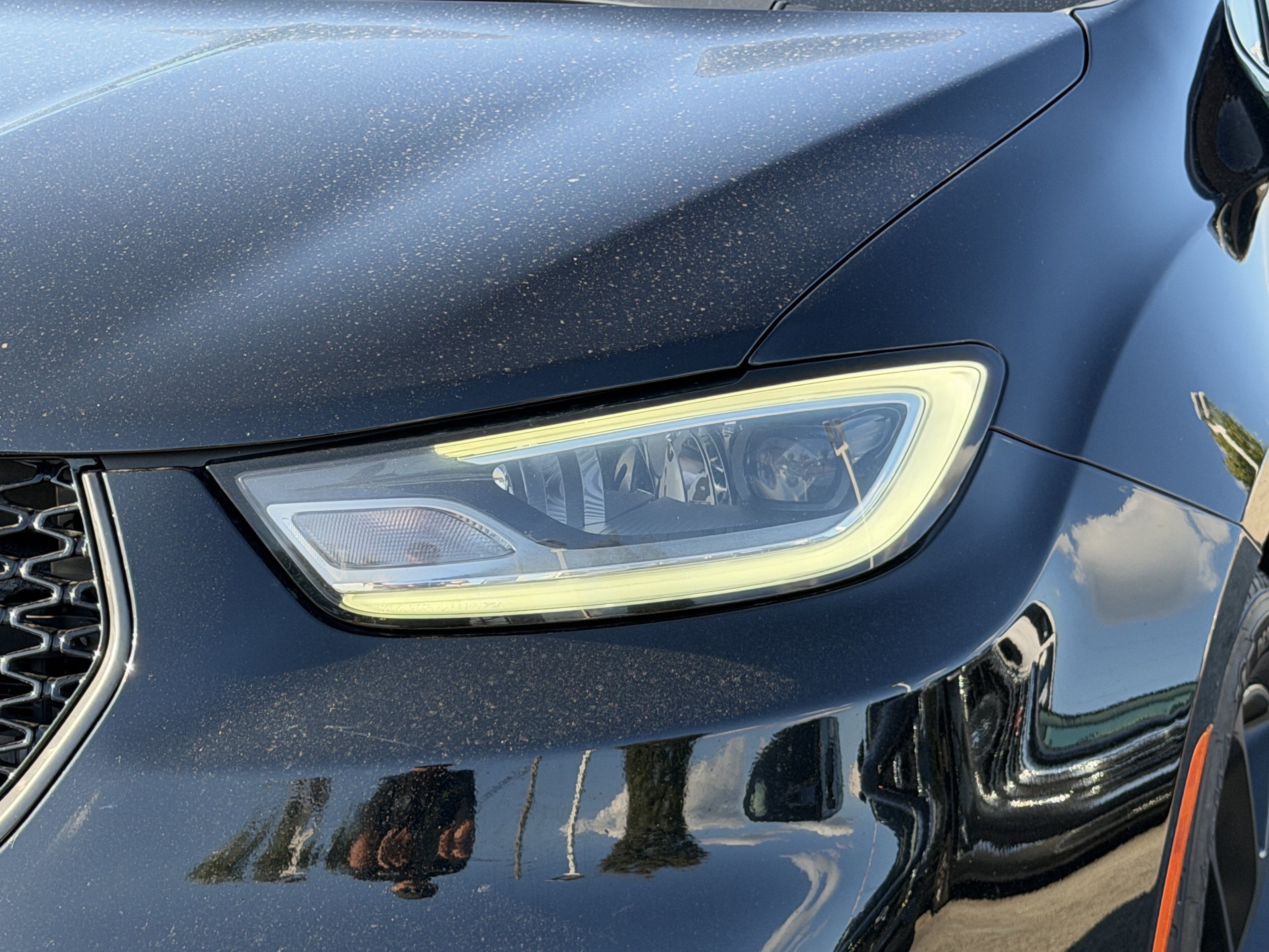 Used 2025 Chrysler Pacifica Limited FWD image 6