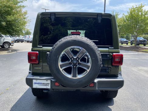 Used 2021 Jeep Wrangler Unlimited Sahara AWD/4WD image 8
