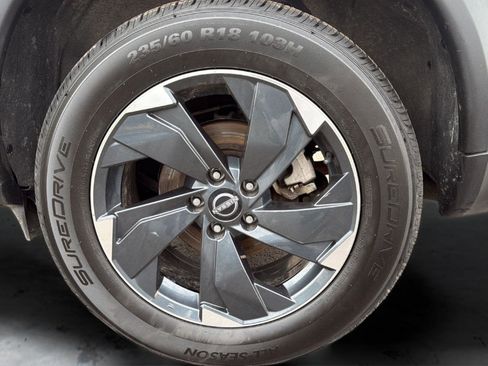 Used 2024 Nissan Rogue SV image 23