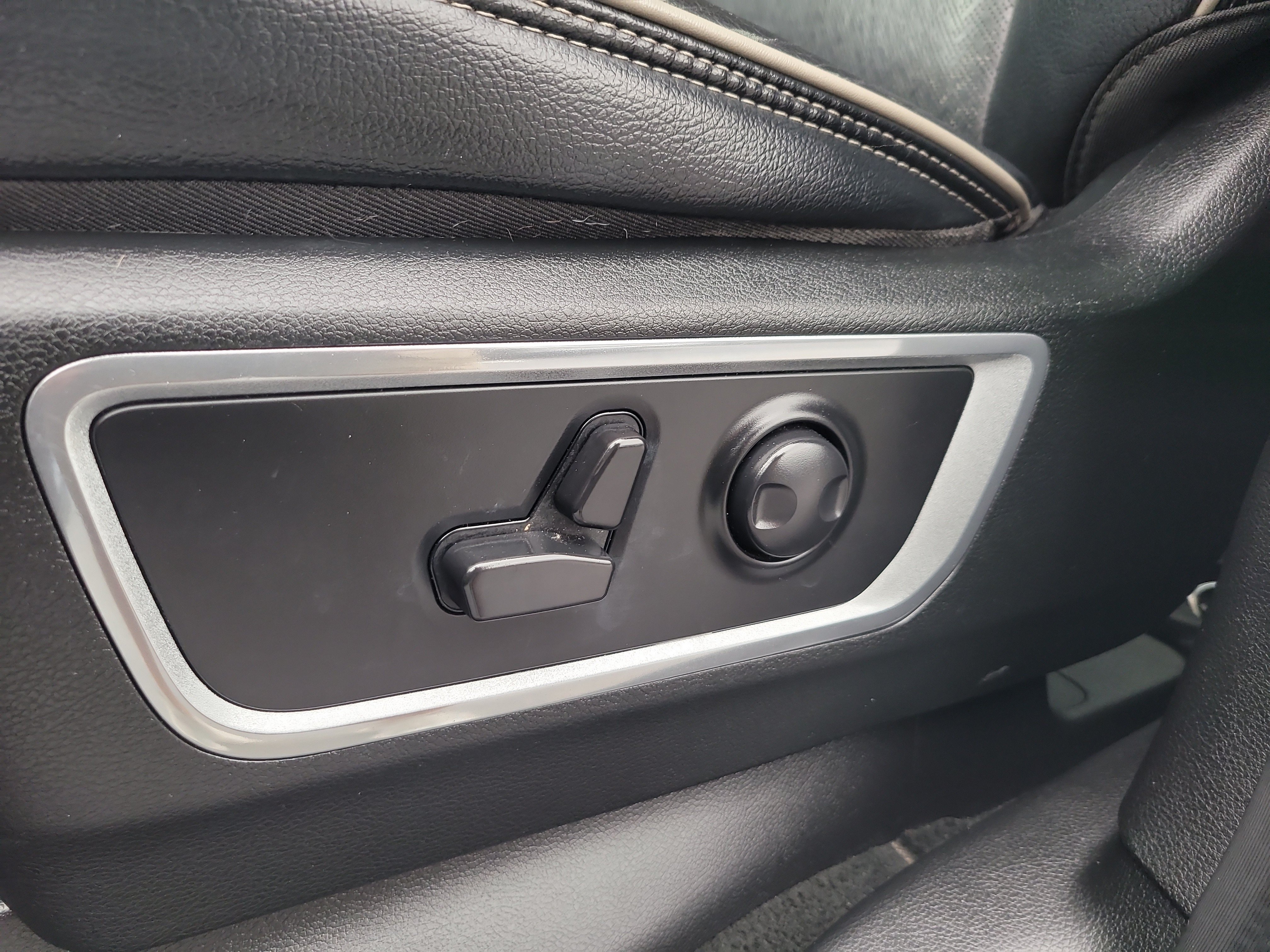 Used 2023 RAM 1500 Laramie AWD/4WD image 19