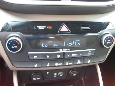 Used 2021 Hyundai Tucson Limited FWD image 21