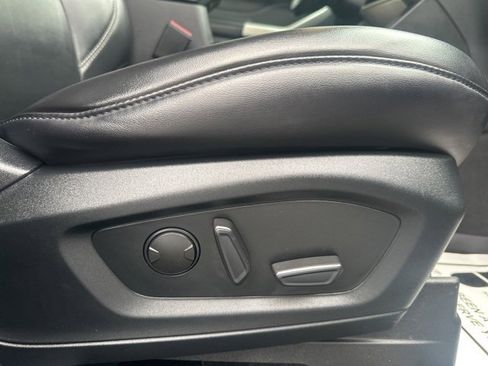 Used 2021 Ford Explorer XLT w/ Equipment Group 202A image 18