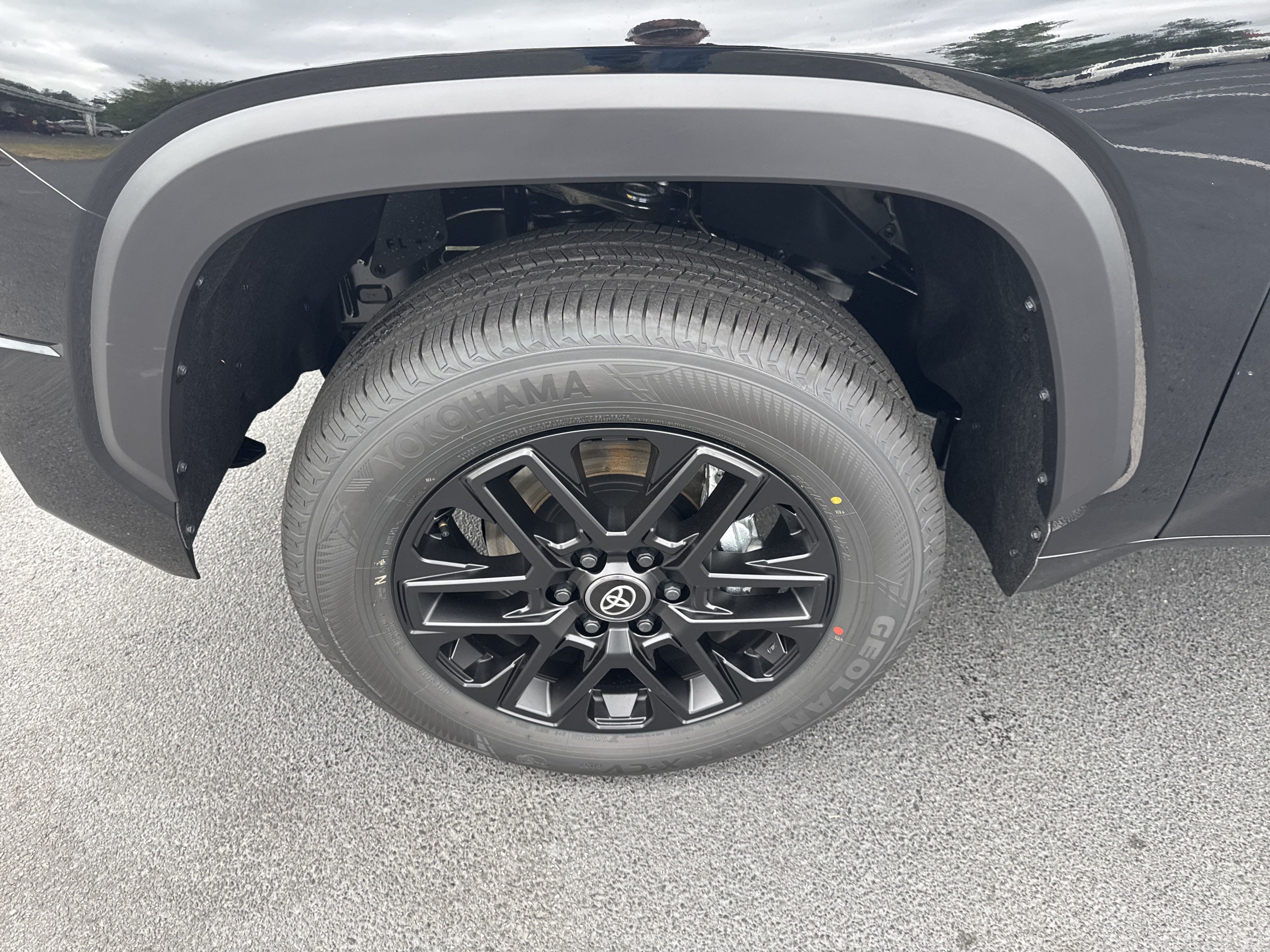 New 2025 Toyota Tundra Limited AWD/4WD image 9