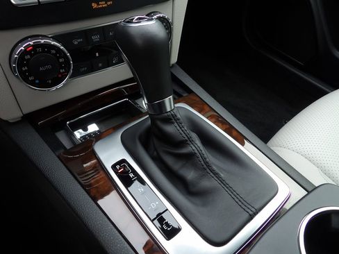 Used 2013 Mercedes-Benz C 250 Coupe image 23