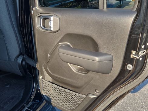 Used 2024 Jeep Wrangler Unlimited AWD/4WD image 20